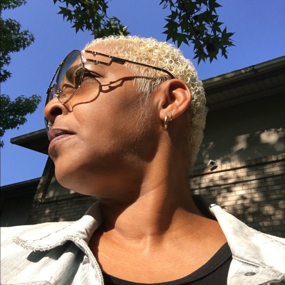 Meet your Posher, Mary - Picture 3 of 7